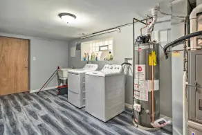 Remodeled Chicago Apartment < 9 Mi to Downtown - Image 2