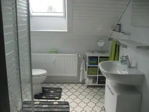 Top floor apartment with great views - Image 2