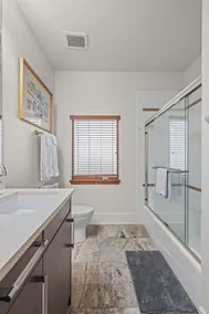 LUXURY AND LOCATION!!! - Image 5