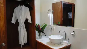 La Reserve Hotel - Image 2