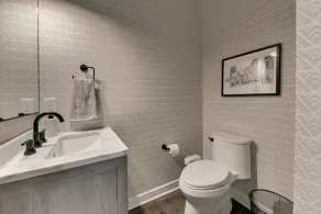 Steps from Downtown Omaha! Rooftop firepit & luxury accommodations  - Image 3