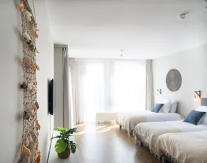 Modern apartment with a view of the Scheveningen harbor - Image 4