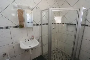 Aus Self-Catering Units - Image 2