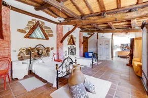 Villa 'Orgoai' con vistas a la montaña, Wi-Fi y aire acondicionado - Image 5