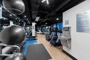 Condo River Run, lit King, surplombe les bains à remous, vue sur la montagne, WIFI gratuit - Image 4