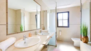 Premium luxury front line villa, 15 minute taxi ride from airport, private pool - Image 2