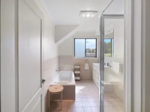 Beachside Retreat With Garage Parking - Image 4