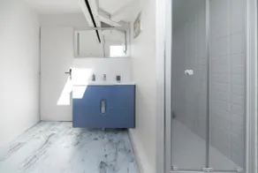 Loft design au centre-ville avec jardin et parking - Image 3