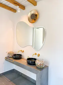 ELEGANT VILLA - Image 2
