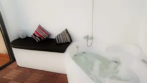 Spectacular apartment with solarium and private jacuzzi  - Image 5