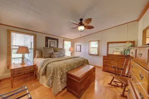 River Hollow Retreat - Image 5