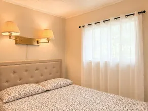 Cozy 3-Bedroom Cottage • Walk to Wasaga Beach • Free WiFi •Free Parking - Image 5