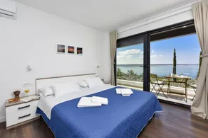 Royal Promons - heated pool - Image 5