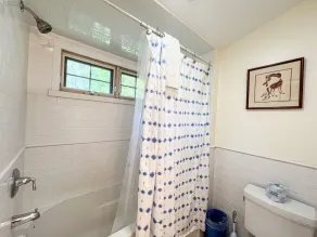 Pennsylvania Avenue Place - Large cottage close to town! A/C + WIFI - Image 5