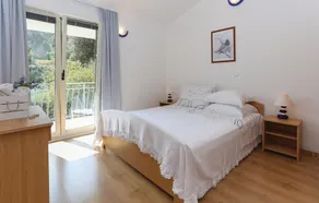1 bedroom awesome apartment in Arbanija - Image 4