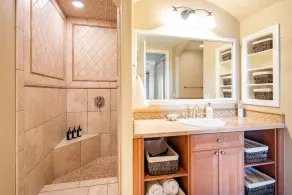 Luxurious condo in beautiful Lake Las Vegas - Golfing, Hiking, Swimming nearby! - Image 3