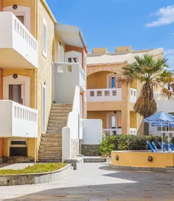 Niros Beachfront Aparthotel - Image 4