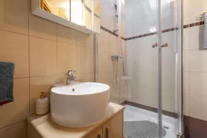 Beautiful Apartment Antea with sea view - Image 3