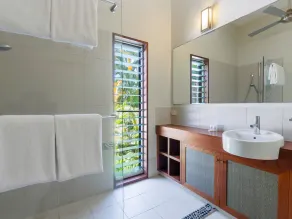 Leilani Tiare - 3 Bedroom Beachfront Villa - Image 4