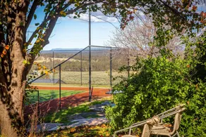 Sovereign Hill Country Lodge - Group accommodation with panoramic views from every room - Image 3