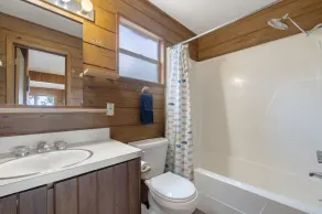 3 bedroom cabin on the Gulf that accommodates 8 guests & one pet. 3 Kayaks too. - Image 2