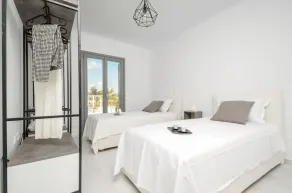 Luxury villa Tranquillity 4 BR/Private pool Near the beach – 3 Min Walk - Image 5