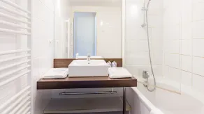 Chalet Dans Le Val de Loire | Accès Piscine + Espace Bien-Être - Image 3