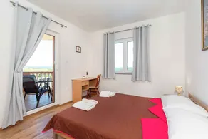 Holiday apartment with use of pool - Image 5