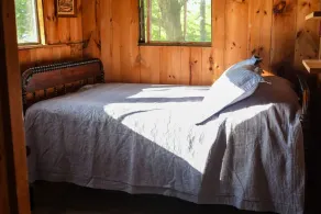 Rustik hytte ved Damariscotta-søen med en privat strand - Image 4