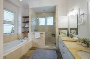Steps from Kailua Beach, heated pool, gazebo, AC,  NO CLEANING FEE! - Image 2