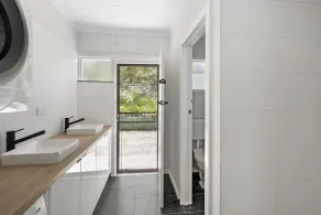 18 Lewis Court - Image 2