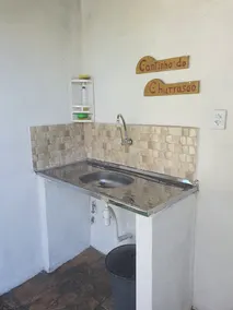 Comfortable 3/4 bedroom house with patio, 100 m from the beach - Image 4