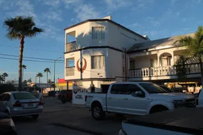 apartment 2 blocks away from the beach - Image 4