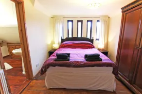 Large detached 4 bedroom Barn Conversion - Image 4