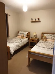 Large 3 bed bungalow set in Woodland grounds near Tamar lakes and local beaches - Image 5