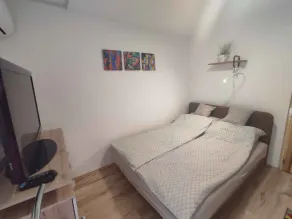 Holiday home, modern and beautifully furnished, with Wi-Fi and air conditioning - Image 3