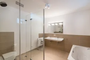 Apartamento vacacional \"Strandhaus Seeblick Binz 11\" con vistas al mar, jardín privado y Wi-Fi - Image 2