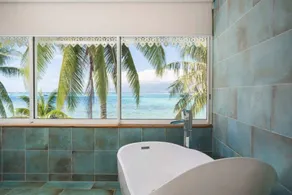 Luxurious 4BR Villa - Image 4