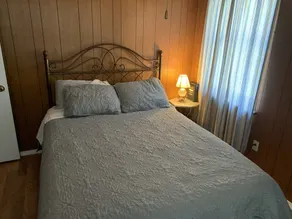 Cozy 3 bedroom 2 bath residential home with patio - Image 5