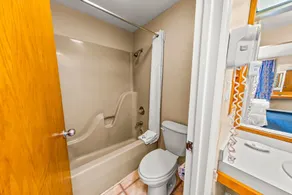 Stadsbostad med 3 sovrum, 2 1/2 badrum perfekt för din nästa semester! - Image 4