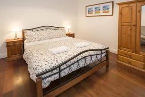 Wildwood Brook Cottage - Stunning views with large entertaining deck - Image 2