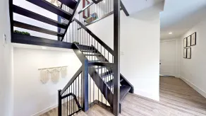 Rooftop patio Hot Tub/ 2 BBQ/ firepit/Full Games room/7 Beds/5 floors - Image 3