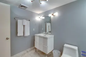 Invitant condo avec piscine et accès à la plage - Image 3