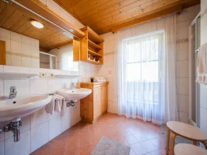 Lovely home with views of the ski slope - Image 2