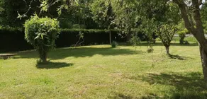  Spacious 2-Bedroom Rural Cottage with Large Private Garden - Image 5