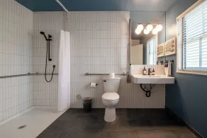 Talbot Commons Hotel - Image 2
