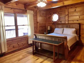 Log cabin with lots of private space - 12mins from Omni Homestead! - Image 4