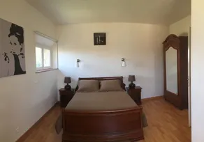 Charming cottage in old farmhouse - Image 3