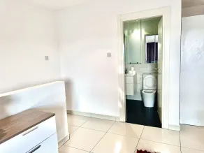 Studio Apartment at the Embassy Gardens - Image 2