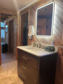 Gorgeous Lakefront Getaway - Innsbrook Chalet with Outdoor Spa! - Image 3